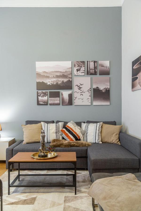 Spacious & Cozy Downtown Apartment With Balcony Budapest Esterno foto